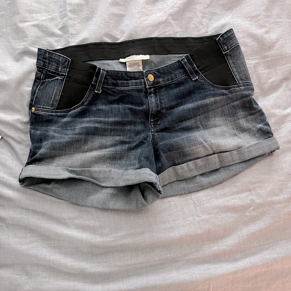 Maternity shorts from target size large